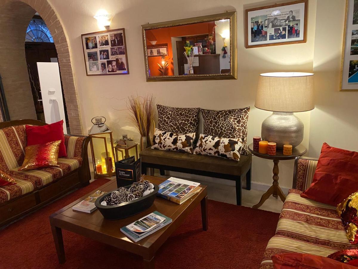 Hotel Borgo Antico Φαμπριάνο Εξωτερικό φωτογραφία