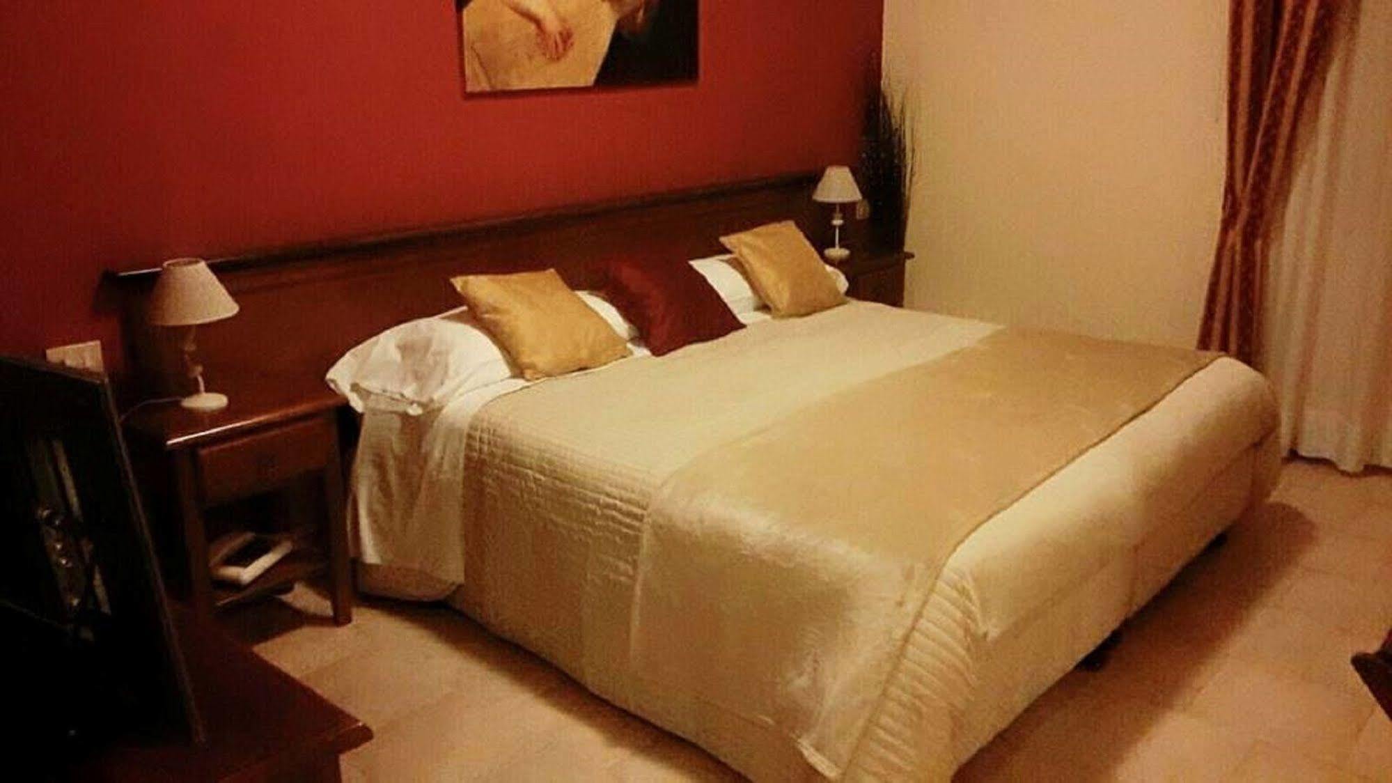 Hotel Borgo Antico Φαμπριάνο Εξωτερικό φωτογραφία