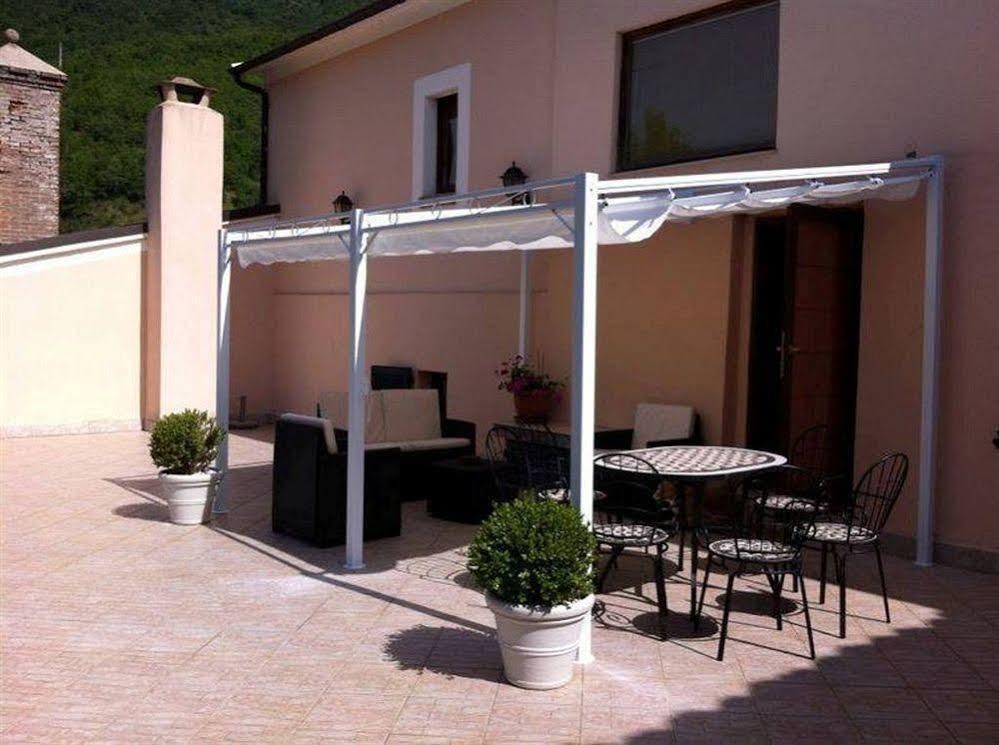 Hotel Borgo Antico Φαμπριάνο Εξωτερικό φωτογραφία