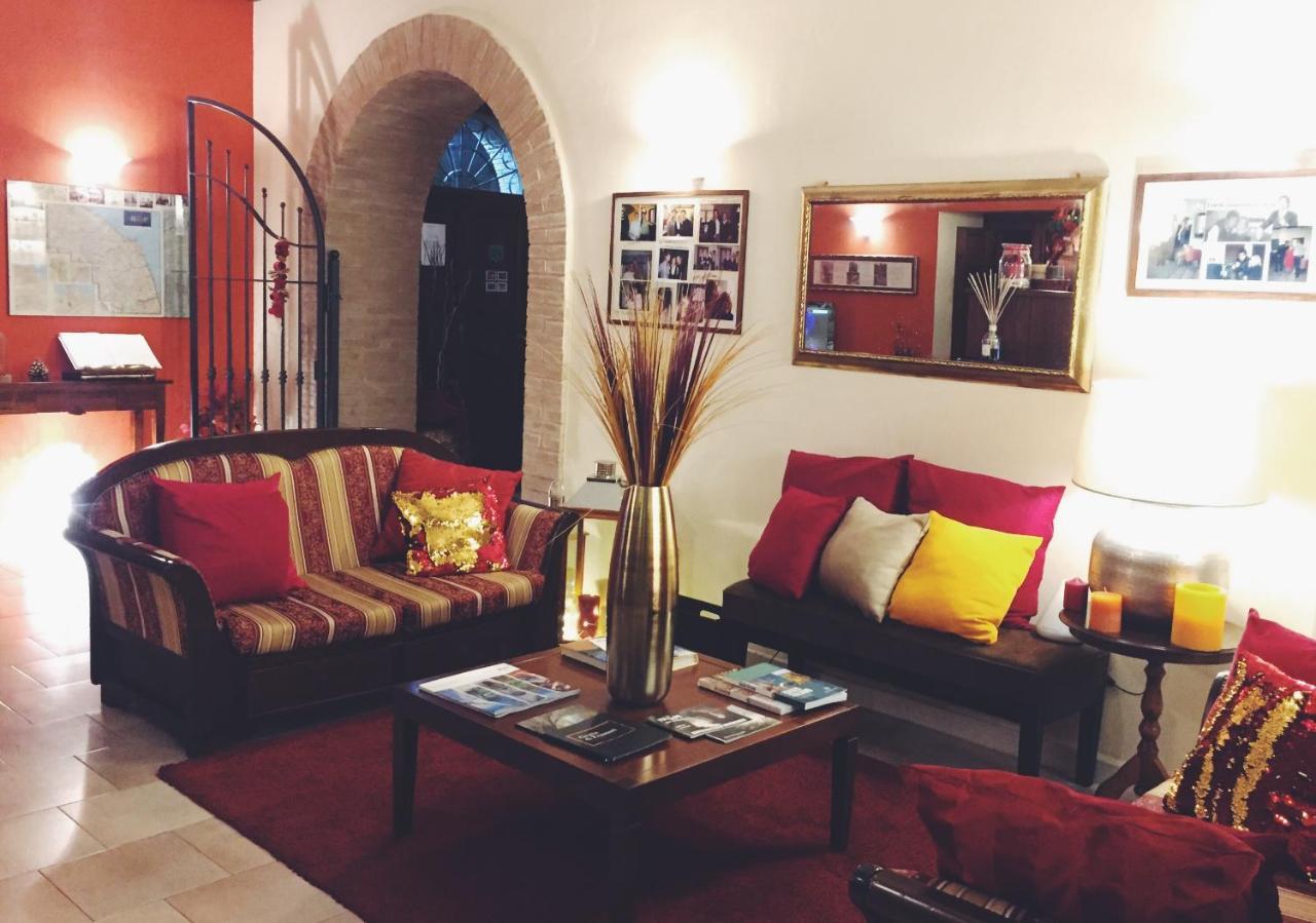 Hotel Borgo Antico Φαμπριάνο Εξωτερικό φωτογραφία